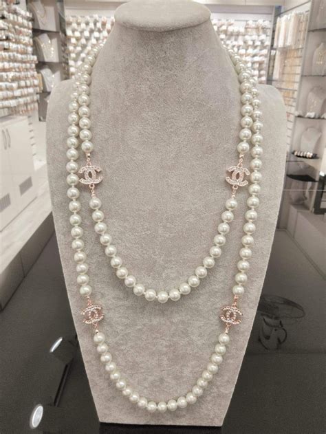 chanel perły|coco chanel pearls style.